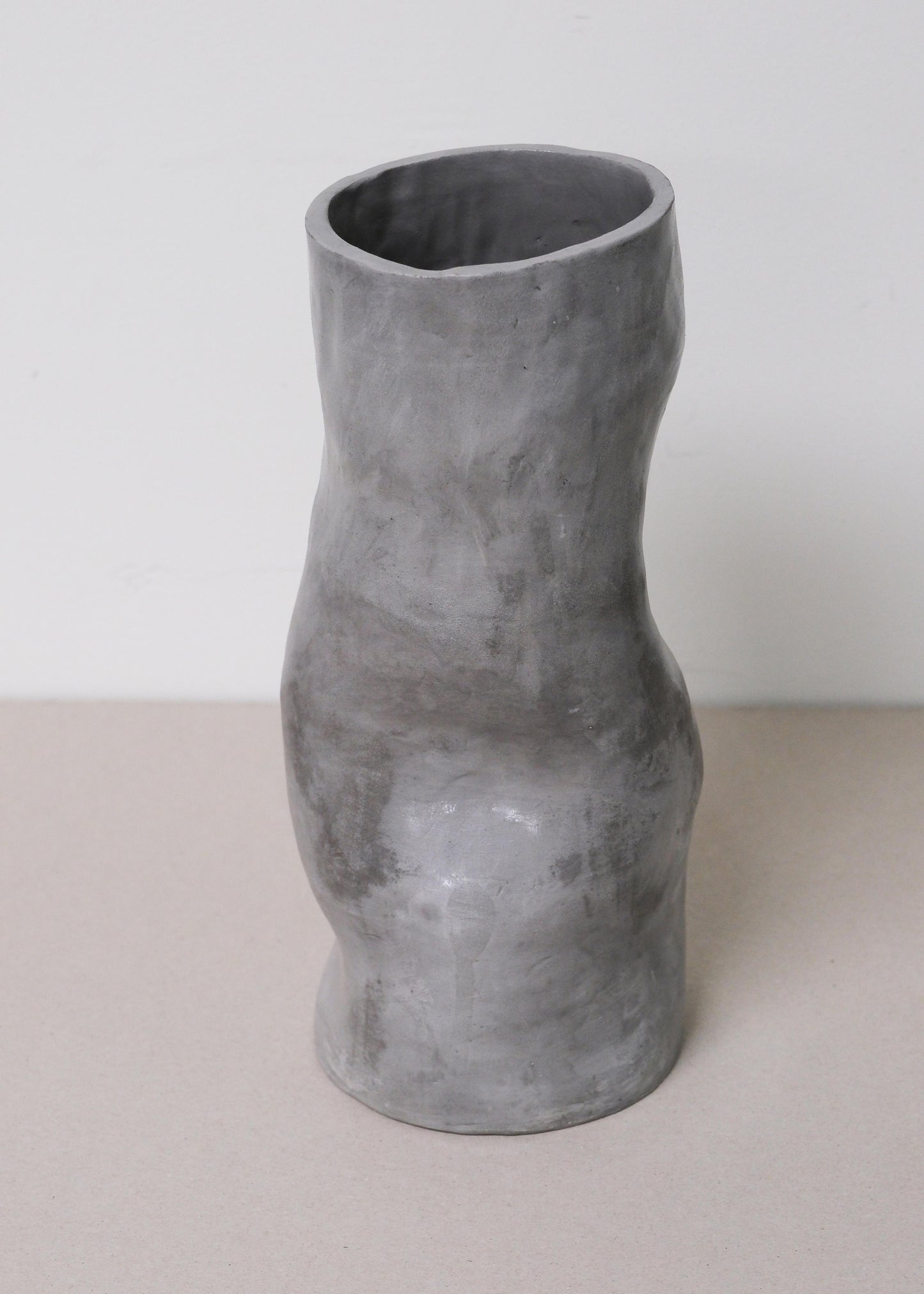 Vase small grey