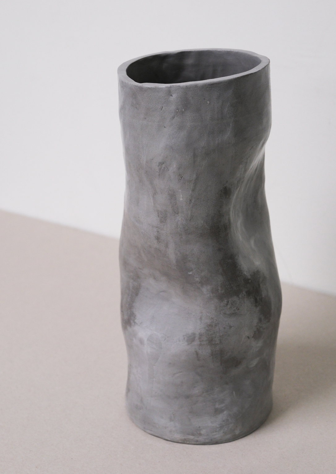 Vase small grey